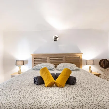 Lumiere Des Arenes - 2 - Wifi - Hypercentre Apartamento
